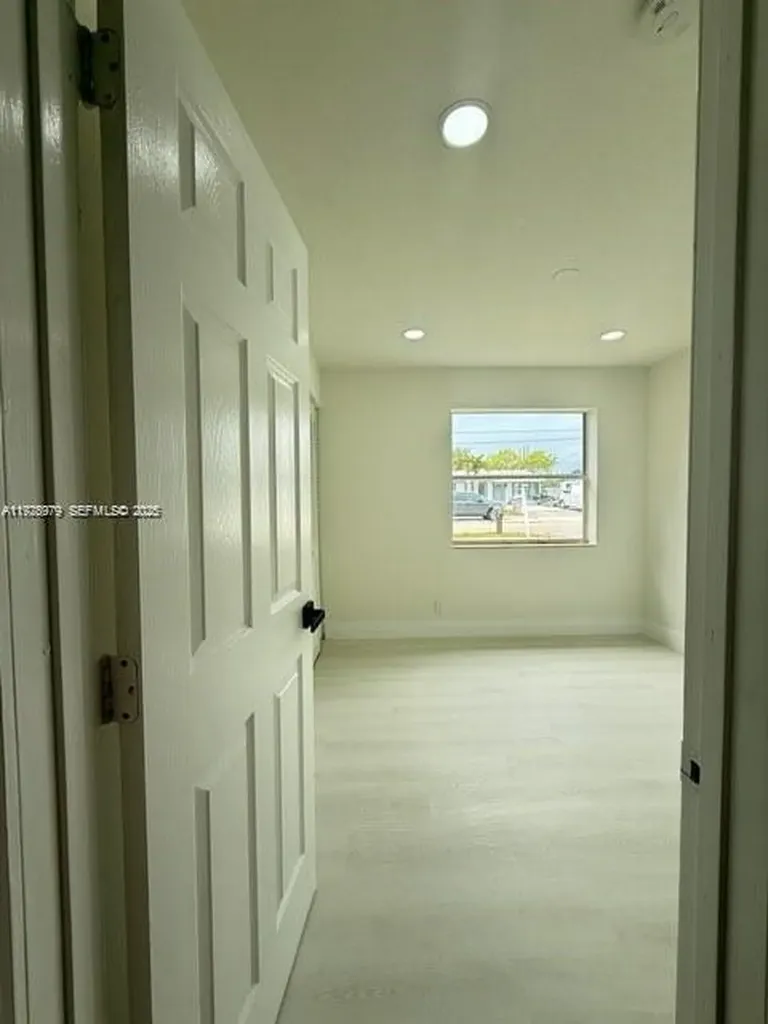 4529 SW 24th Street Fort Lauderdale FL 33317