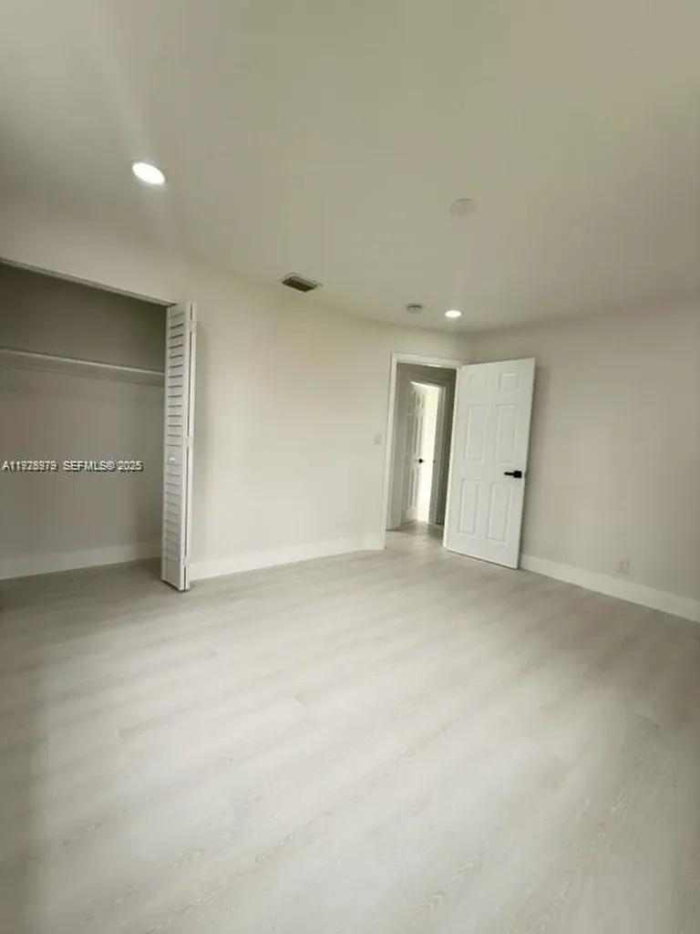 4529 SW 24th Street Fort Lauderdale FL 33317