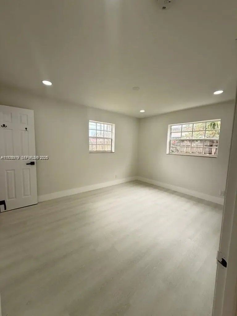 4529 SW 24th Street Fort Lauderdale FL 33317