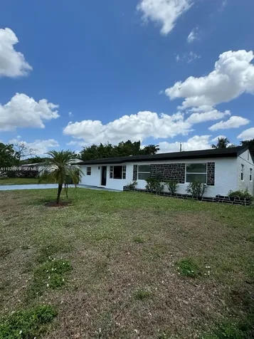 4529 SW 24th Street Plantation FL 33317
