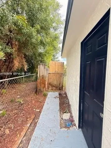 4529 SW 24th Street Plantation FL 33317