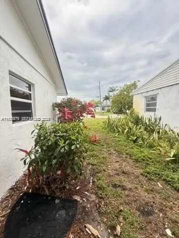 4529 SW 24th Street Plantation FL 33317