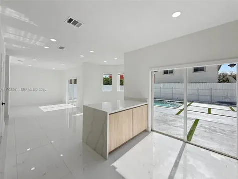 15064 SW 30th Terrace Miami FL 33185