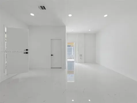 15064 SW 30th Terrace Miami FL 33185