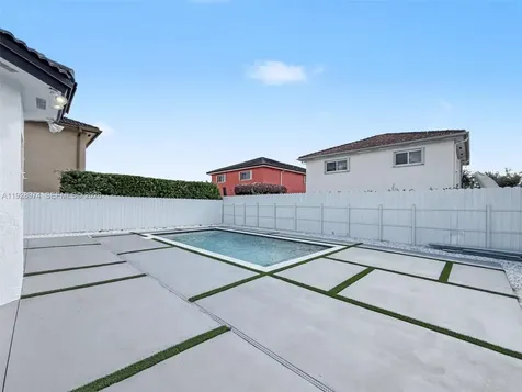 15064 SW 30th Terrace Miami FL 33185