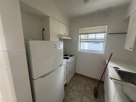 923 SE 2nd Avenue Hallandale Beach FL 33009