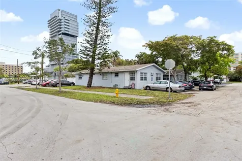 923 SE 2nd Avenue Hallandale Beach FL 33009