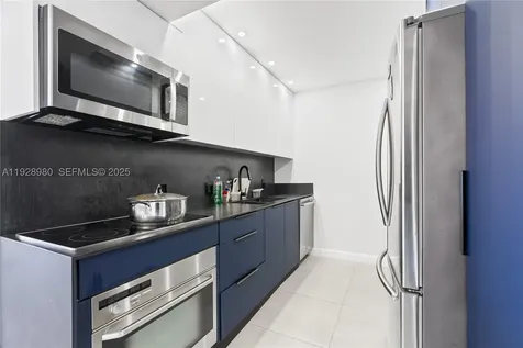 20301 W Country Club Drive Aventura FL 33180