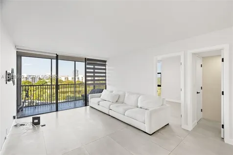 20301 W Country Club Drive Aventura FL 33180