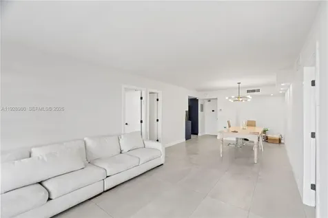 20301 W Country Club Drive Aventura FL 33180