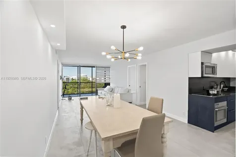 20301 W Country Club Drive Aventura FL 33180