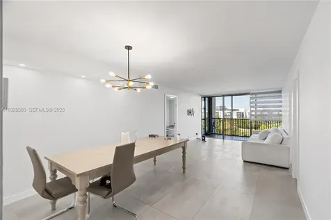 20301 W Country Club Drive Aventura FL 33180