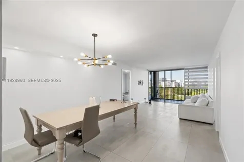 20301 W Country Club Drive Aventura FL 33180