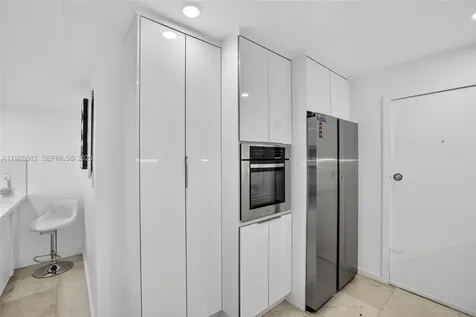 9250 W Bay Harbor Drive Bay Harbor Islands FL 33154