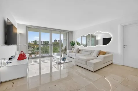 9250 W Bay Harbor Drive Bay Harbor Islands FL 33154