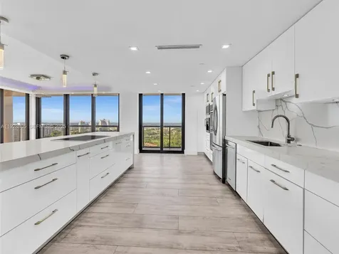 19667 Turnberry Way Aventura FL 33180