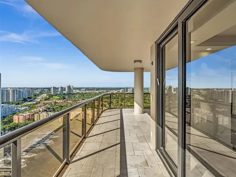 19667 Turnberry Way Aventura FL 33180