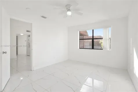 6580 W 27th Court Hialeah FL 33016