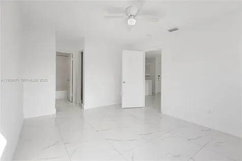 6580 W 27th Court Hialeah FL 33016