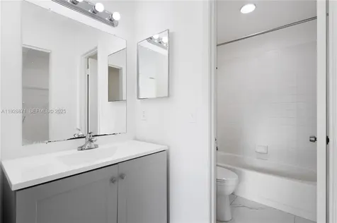 6580 W 27th Court Hialeah FL 33016