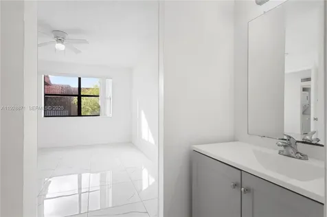 6580 W 27th Court Hialeah FL 33016