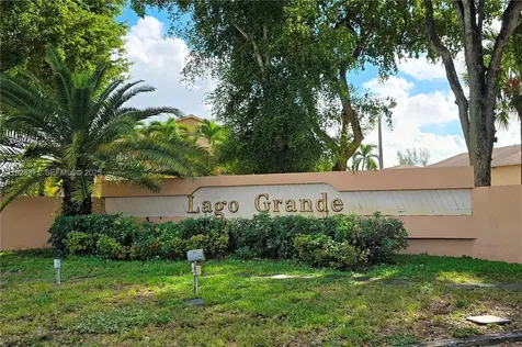 6580 W 27th Court Hialeah FL 33016