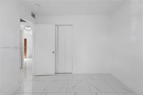 6580 W 27th Court Hialeah FL 33016
