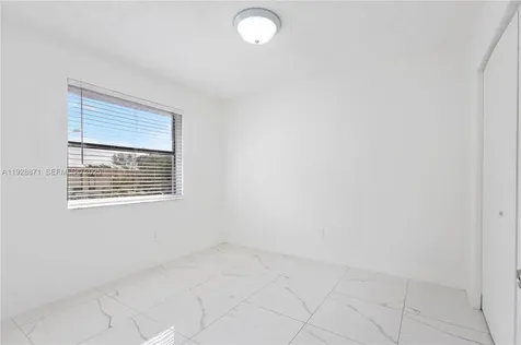 6580 W 27th Court Hialeah FL 33016