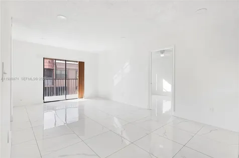 6580 W 27th Court Hialeah FL 33016