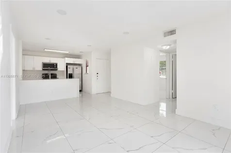 6580 W 27th Court Hialeah FL 33016
