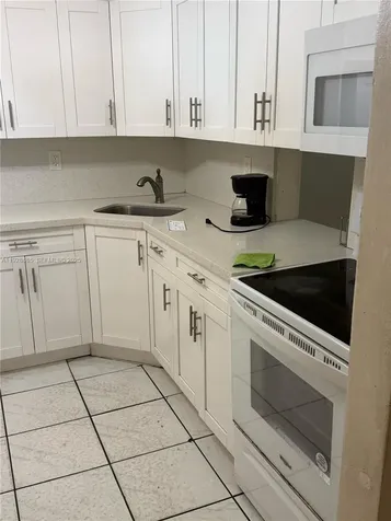 1400 NE 191st Street Miami FL 33179