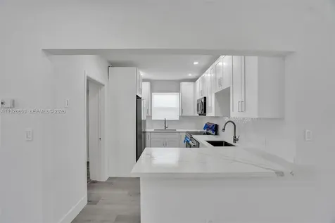 1041 NE 169th Street Miami FL 33162