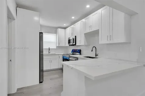 1041 NE 169th Street Miami FL 33162
