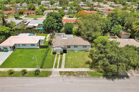 1041 NE 169th Street Miami FL 33162