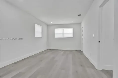 1041 NE 169th Street Miami FL 33162
