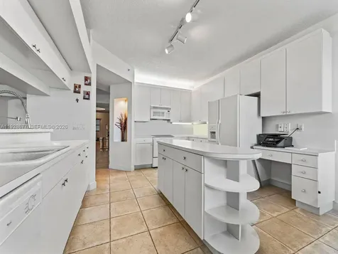 10750 NW 66th Street Doral FL 33178
