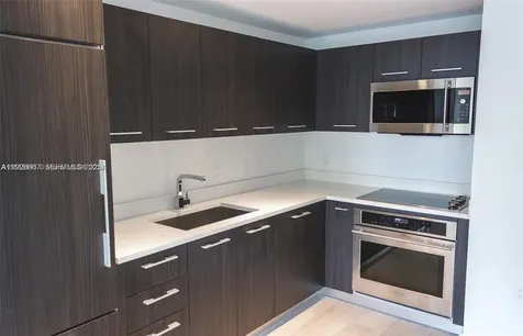 45 SW 9th Street Miami FL 33130