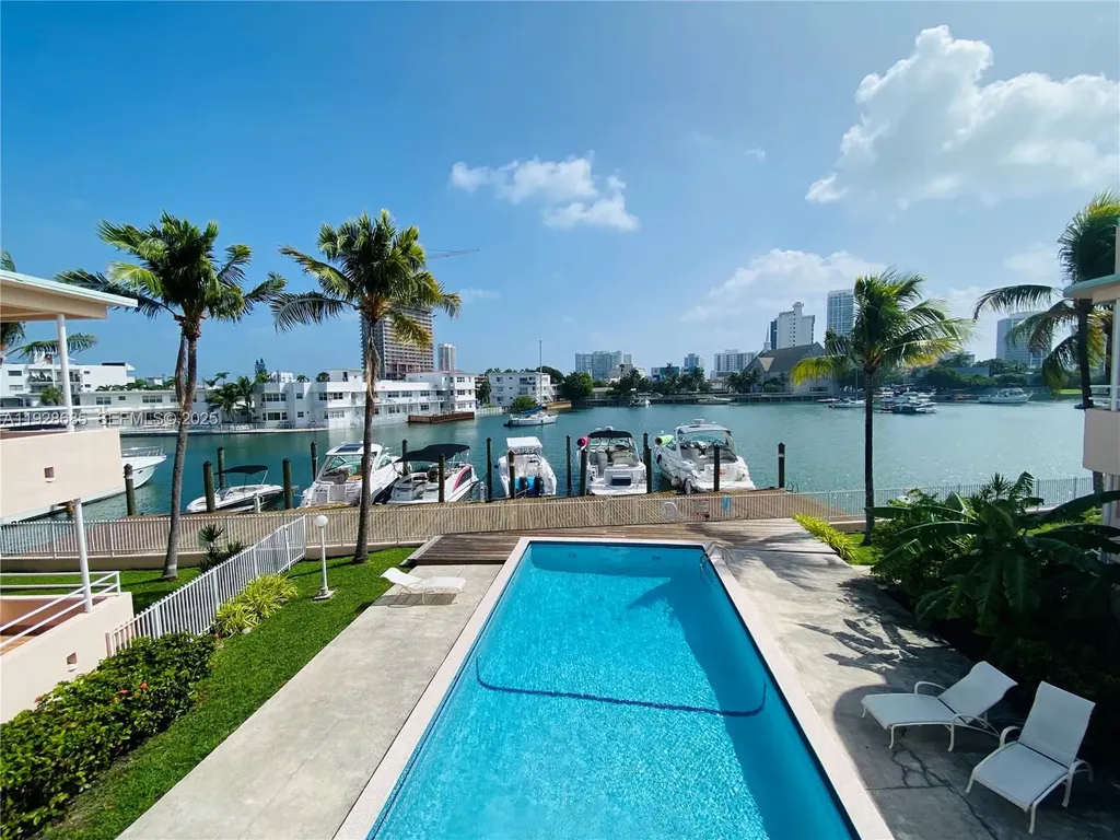 6881 Bay Drive Miami Beach FL 33141