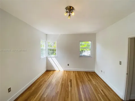 6881 Bay Drive Miami Beach FL 33141