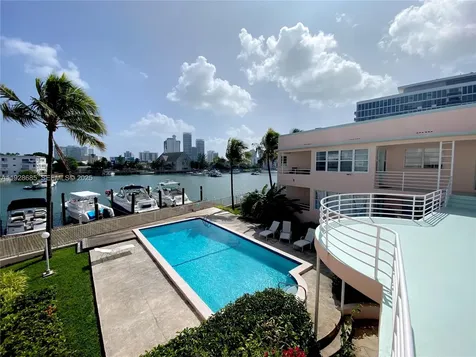 6881 Bay Drive Miami Beach FL 33141