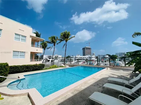 6881 Bay Drive Miami Beach FL 33141