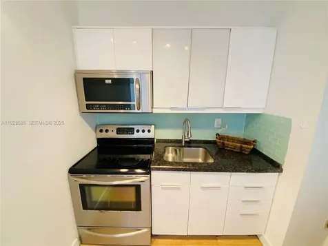 6881 Bay Drive Miami Beach FL 33141