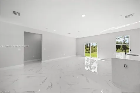 1110 Garibaldi Sst E Lehigh Acres FL 33974