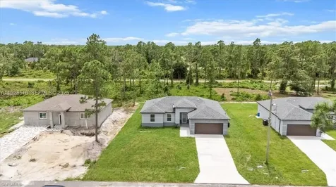 1110 Garibaldi Sst E Lehigh Acres FL 33974