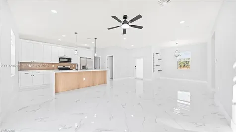 1110 Garibaldi Sst E Lehigh Acres FL 33974