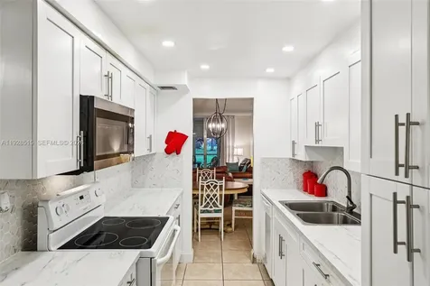 2900 NW 48th Terrace Lauderdale Lakes FL 33313
