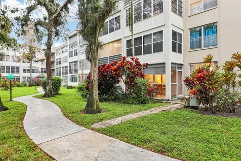 2900 NW 48th Terrace Lauderdale Lakes FL 33313