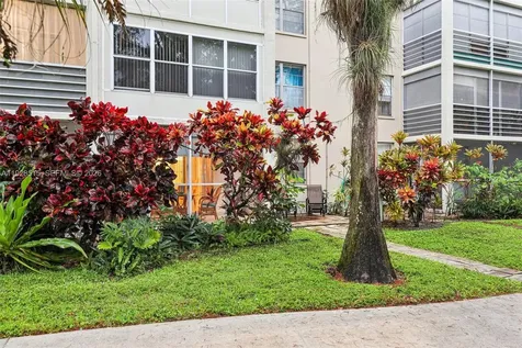 2900 NW 48th Terrace Lauderdale Lakes FL 33313