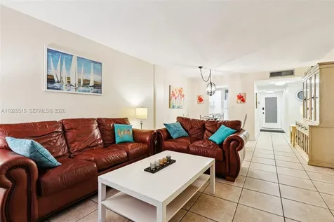 2900 NW 48th Terrace Lauderdale Lakes FL 33313