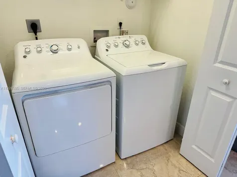2491 SE 2nd Street Homestead FL 33033